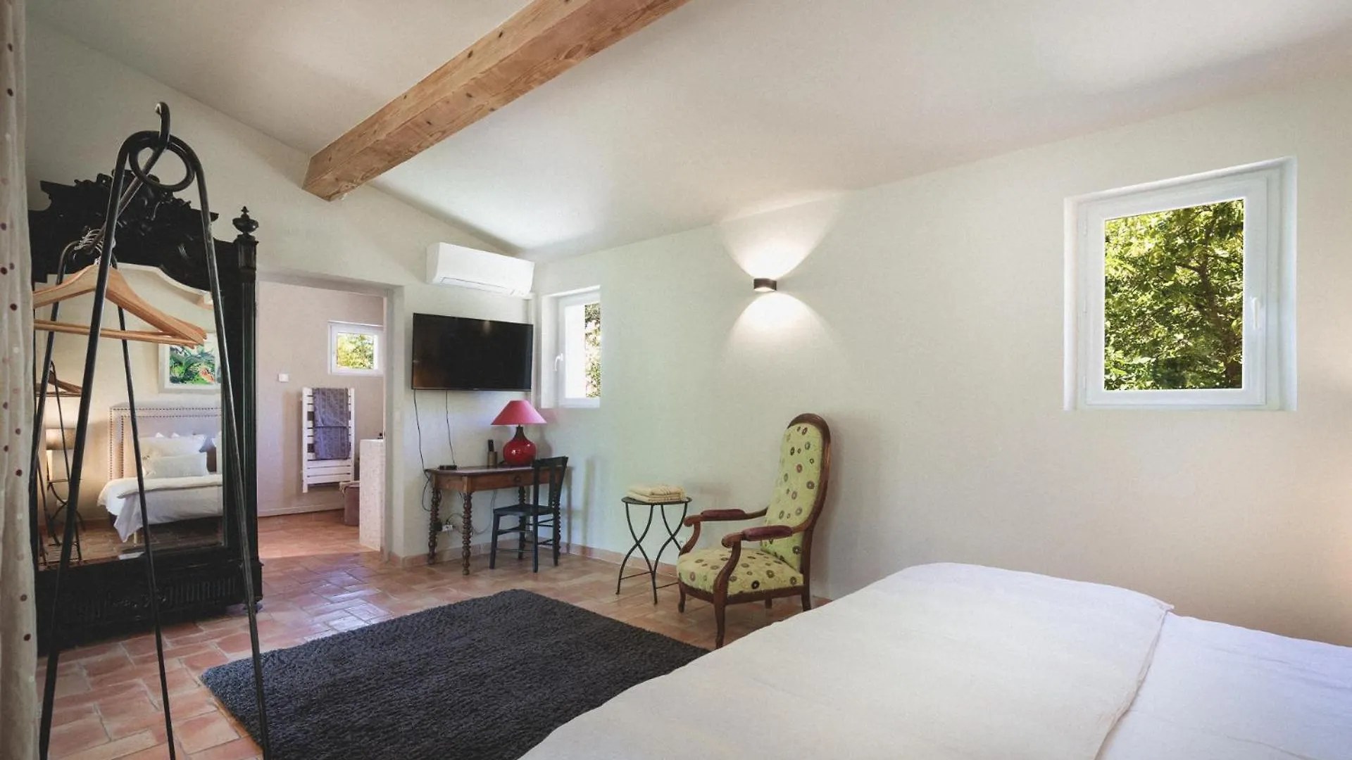 *** Couette-café Bed and Breakfast Bastide Sainte Trinide à Sanary-sur-Mer France